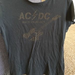 M/L Women’s AC DC shirt